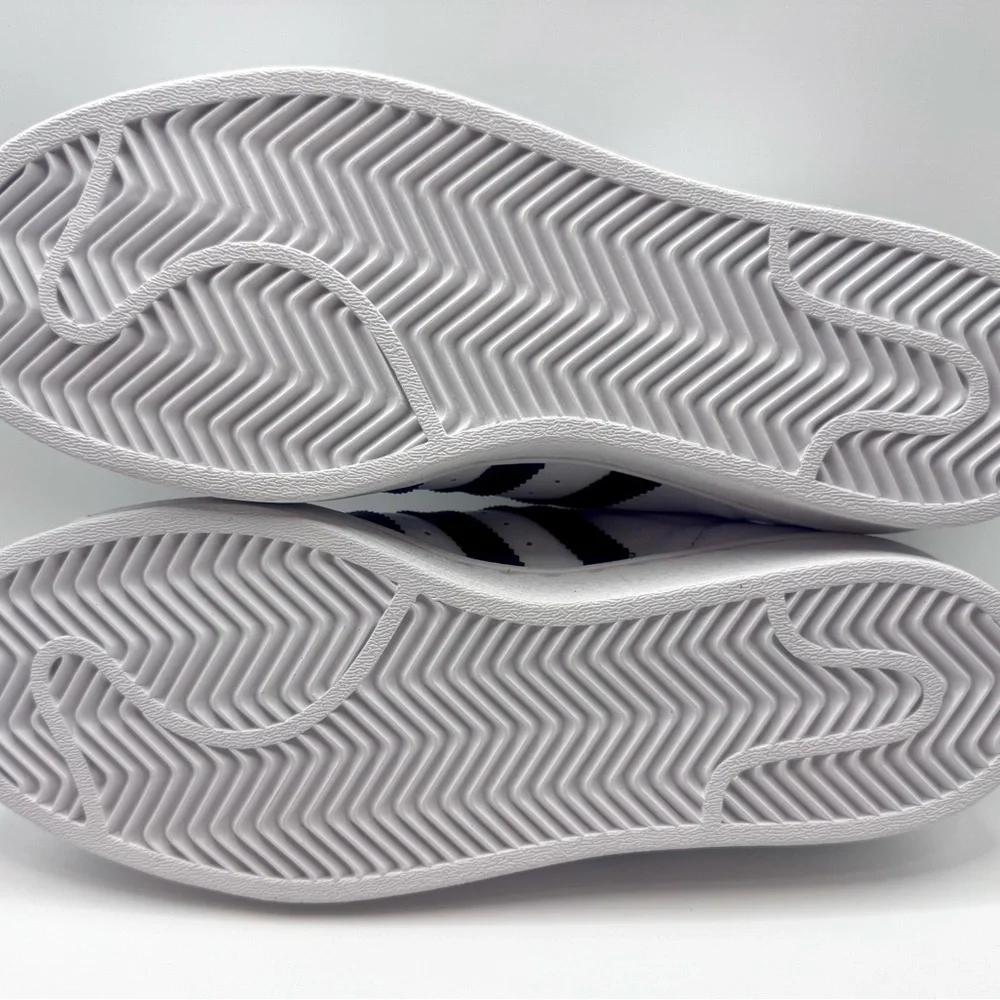 Women’s Adidas Superstar Classic Shell Toe Sneakers! NIB!!! - Picture 4 of 6